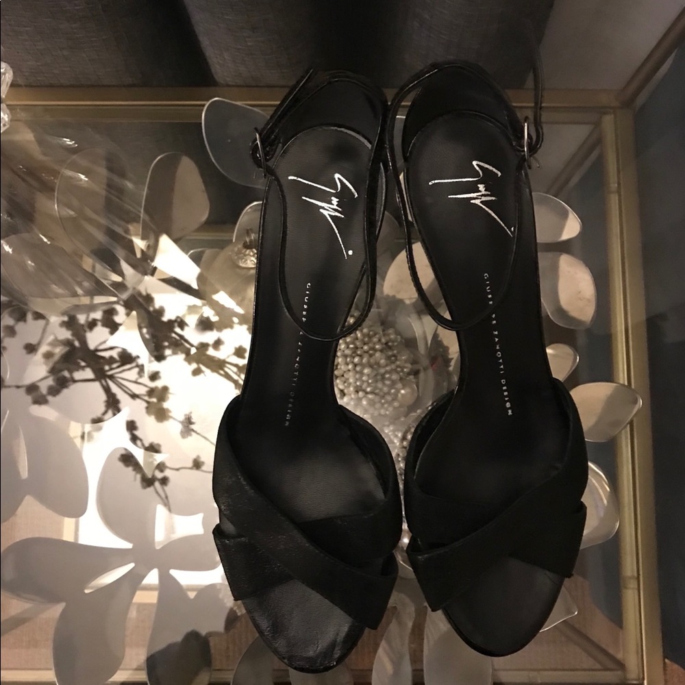 Giuseppe zanotti crisscross/strap mule sandal 8